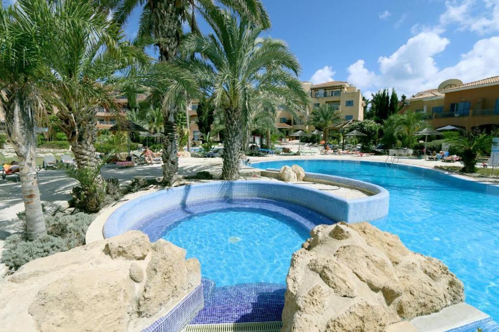 Limnaria Gardens B Apartment Paphos Exterior photo