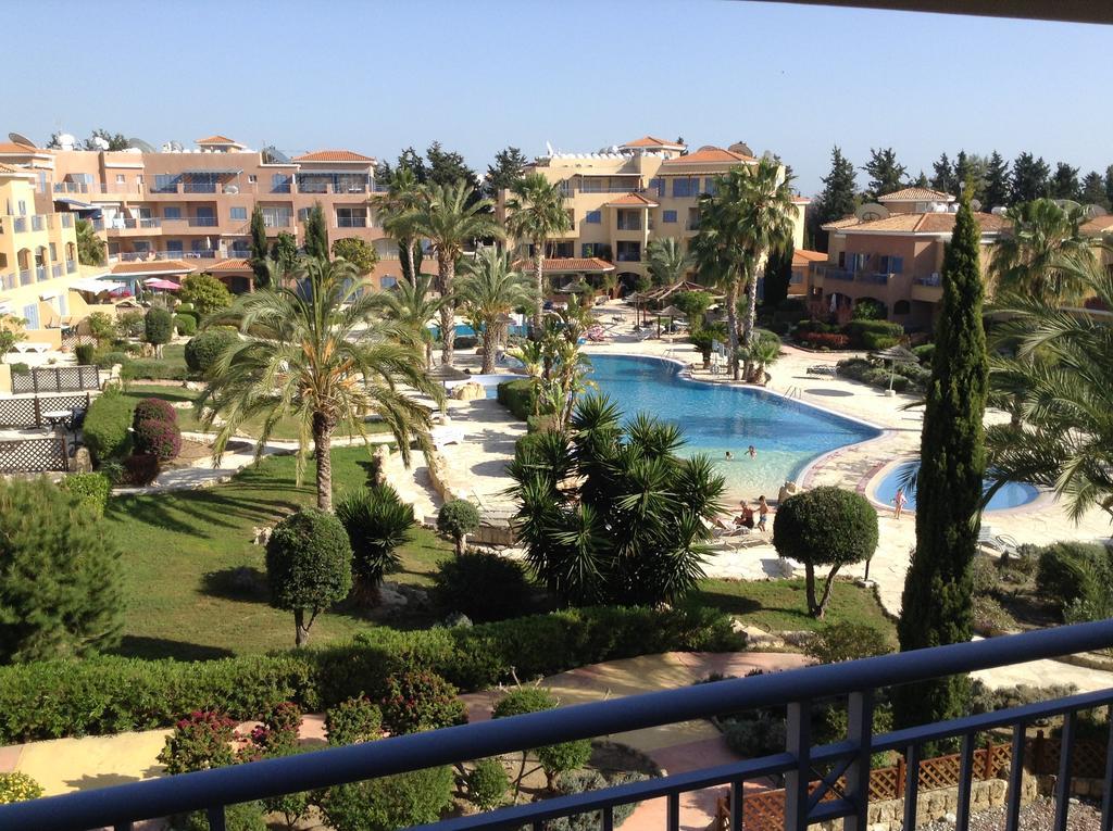 Limnaria Gardens B Apartment Paphos Exterior photo